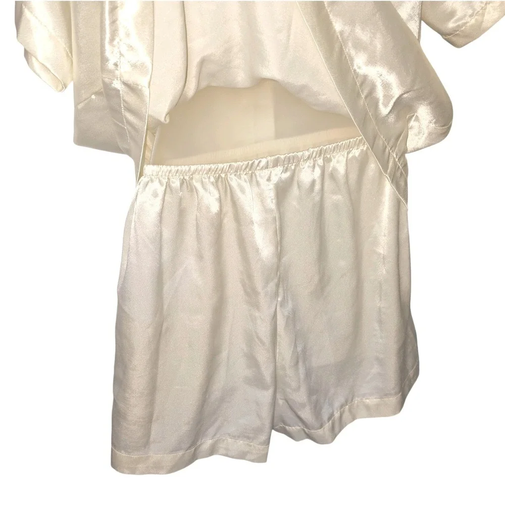 Victoria's Secret Gold Crown Label Ivory‎ Satin PJs Short Sleeve & Shorts Size L